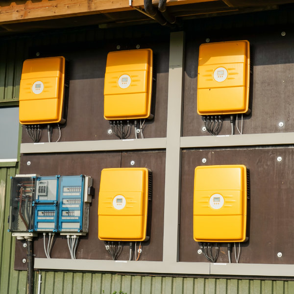 Wechselrichter im Anschlussraum